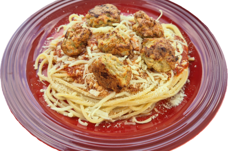 Spaghetti med kødboller og tomatsauce